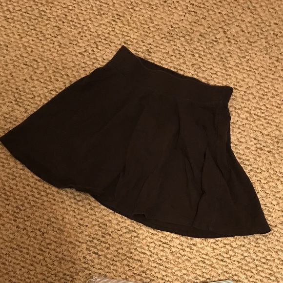 Black Hollister Skirt - Picture 2 of 2